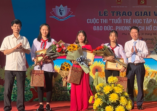 Trao giải vòng loại cuộc thi “Học tập và làm theo tư tưởng đạo đức, phong cách Hồ Chí Minh”