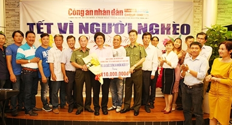  Những mẩu chuyện ngoài trang báo