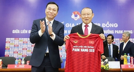 Phía sau câu chuyện tiền lương của ông Park