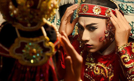 Nhìn từ cặp “Song Lang” vàng 