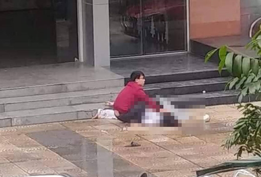 Một phụ nữ trẻ rơi từ tầng 19 toà nhà chung cư xuống đất 