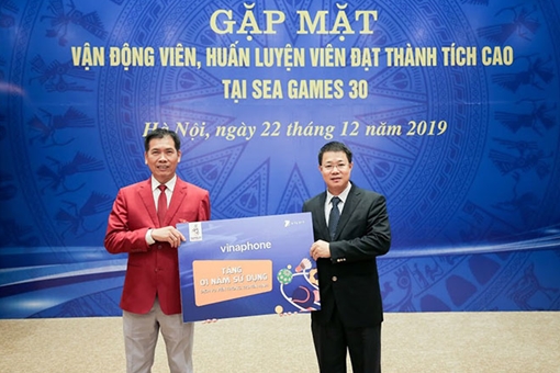 VinaPhone chính thức trao quà cho các VĐV giành huy chương tại SEA Games 30