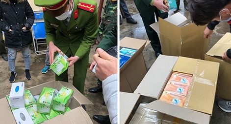 Ô tô tải vận chuyển hơn 50 thùng khẩu trang y tế không rõ nguồn gốc