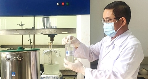 Viện Dầu khí Việt Nam sản xuất nước rửa tay khô sát khuẩn phòng  dịch