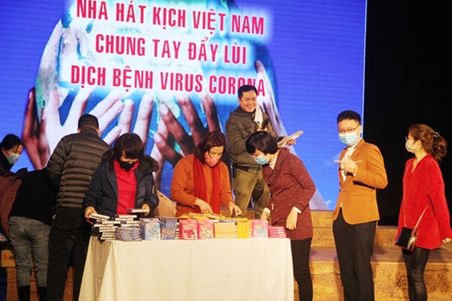 Đời sống nghệ thuật tạm thời “đóng băng”