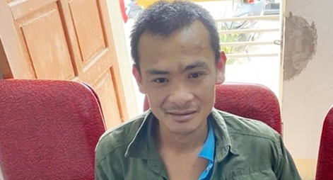 Con nghiện mang theo vũ khí nóng bán lẻ ma túy 