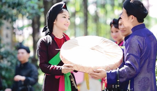 Nghe hát quan họ trên ao làng