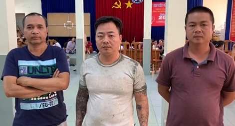 Triệt phá sòng bạc, thu giữ 500 triệu đồng và hai khẩu súng