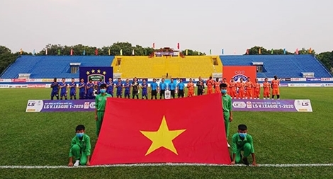 COVID-19 khiến bóng đá dính “virus cháy túi”