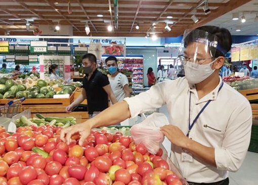 Nở rộ dịch vụ “Đi chợ giùm” trong mùa dịch