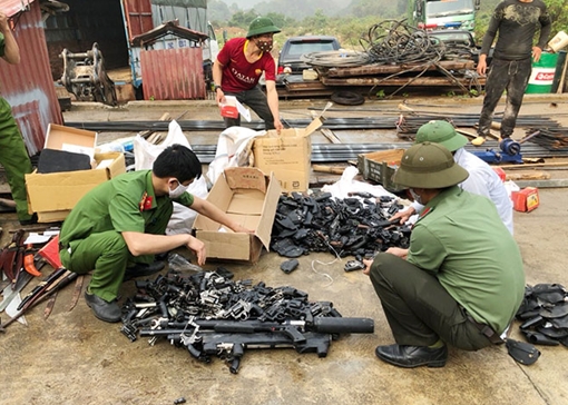 Tiêu hủy gần 9.000 khẩu súng và vũ khí, công cụ hỗ trợ 