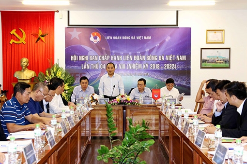 Thấy gì từ chuyện VFF giảm lương nhân viên?