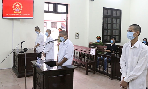 Phạt 30 tháng tù 4 đối tượng hành hung cán bộ kiểm dịch