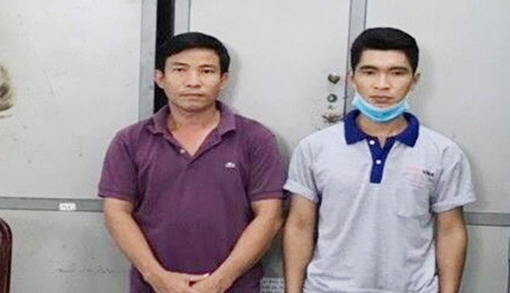 Tài xế xe tải và xe nâng hàng bắt tay "rút ruột" công ty