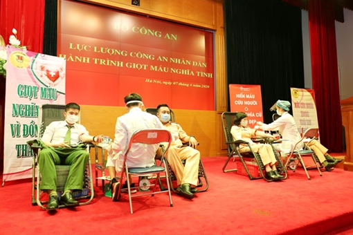 Lan tỏa hình ảnh CAND noi gương Bác, tận tụy phục vụ nhân dân