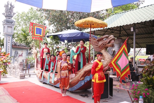 Biểu tượng thuyền – nhìn từ văn hóa tâm linh