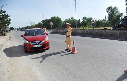 Bám đường bảo đảm an toàn giao thông ngày nắng nóng