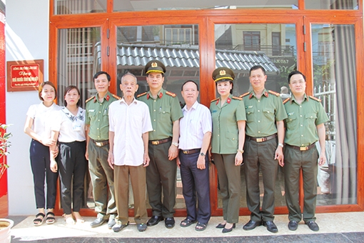 Lễ bàn giao nhà tình nghĩa