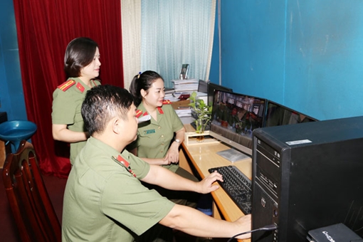 Những phóng viên địa bàn xông xáo