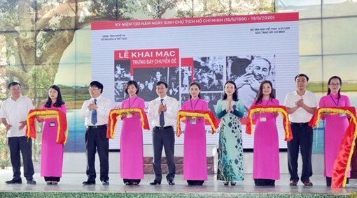 Khai mạc triển lãm chuyên đề “Hồ Chí Minh - Những nét phác họa chân dung”