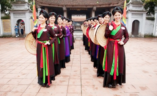 Cái khăn một mảnh tâm hồn Việt