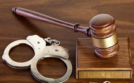 Khởi tố đối tượng thuê người tạt sơn vào quán cà phê