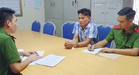 Mang xe cầm cố trả nợ, báo tin cho cảnh sát hình sự bị cướp