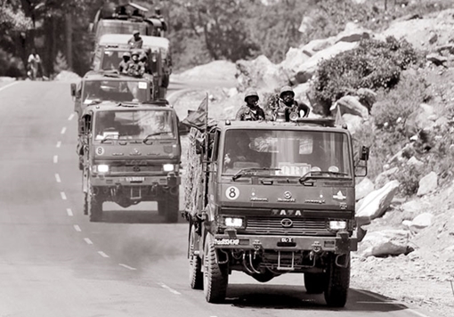 Trung Quốc - Ấn Độ: Phía sau những họng súng