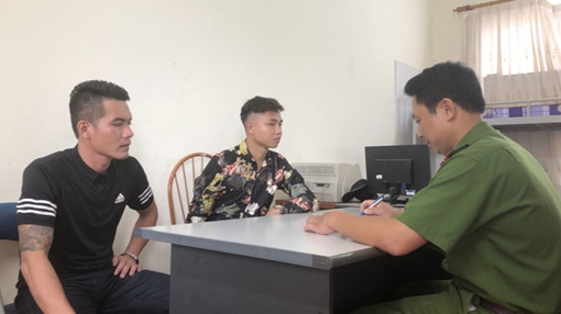 Đòi nợ bằng hung khí, 3 đối tượng bị bắt về hành vi cướp tài sản