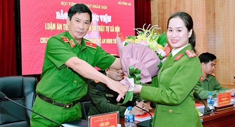 Lấy hạnh phúc nhân dân làm lẽ sống của mình