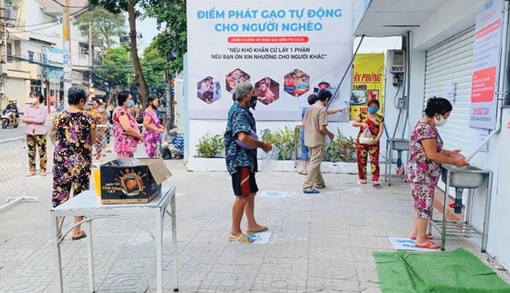 Việt Nam - ngọn hải đăng trong phòng, chống dịch COVID-19