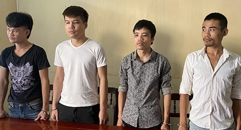 4 đối tượng mang dao đến quán nước đòi tiền bảo kê 1,2 triều đồng/ngày