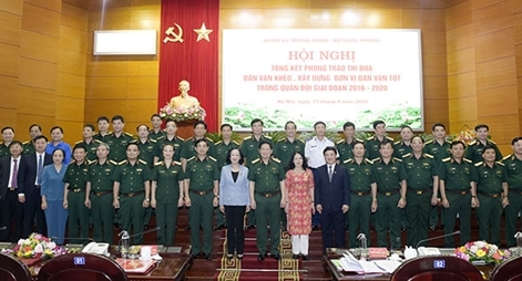 Hình ảnh “Bộ đội cụ Hồ” luôn sát cánh cùng nhân dân vượt qua khó khăn