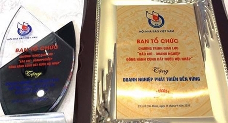 Tập đoàn Bảo Việt (BVH): Bảo Việt nhận kỷ niệm chương Hội nhà báo 