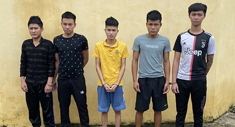  5 đối tượng  dùng hung khí nguy hiểm gây rối trật tự công cộng