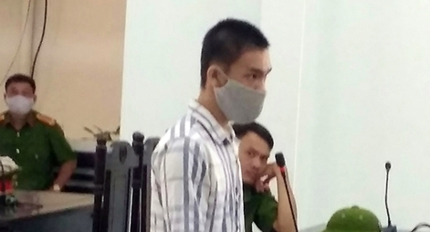 Không giảm án cho kẻ giết chết mẹ và em trai ra tòa nói bị... ma đuổi