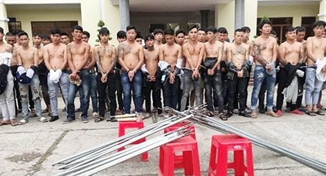 “Hỗn chiến” để tranh giành đất 