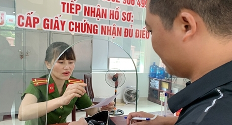 Phục vụ nhân dân như người thân của mình