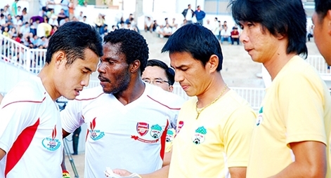 Kiatisak sẽ tái thiết Câu lạc bộ bóng đá Hoàng Anh – Gia Lai như thế nào?