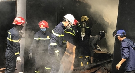 Hai giờ đồng hồ dập tắt vụ cháy tại công ty sản xuất gỗ 