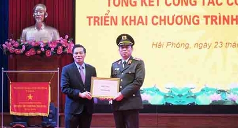 Khen thưởng CA Hải Phòng phá vụ hơn nửa tấn ma túy giấu trong container