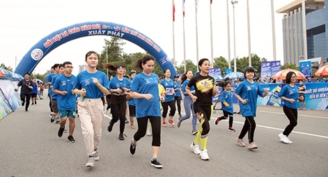 Number 1 Active và 8000 người tham gia Giải việt dã Chào năm mới 2021