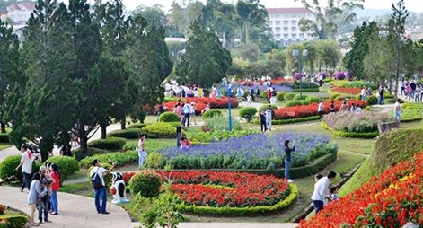 “Thành phố ngàn hoa” tấp nập du khách ngày đầu năm mới 2021