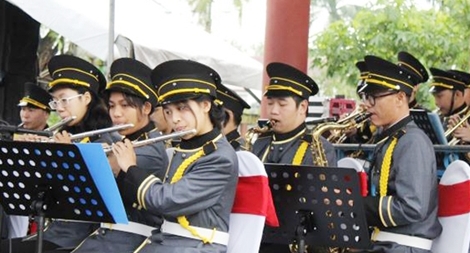 Đến Huế nghe… kèn Huế