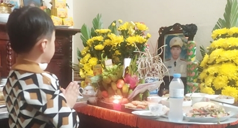 Ngõ phố đã vắng một tiếng cười