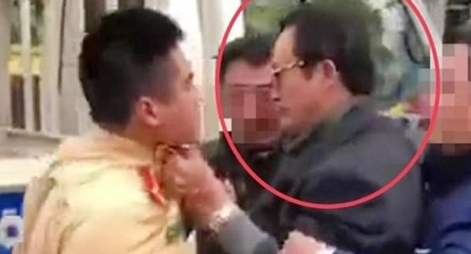 Tước giấy phép lái xe 23 tháng đối với Chi cục trưởng cản trở CSGT