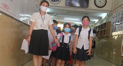 Nhiều địa phương kéo dài thời gian tạm ngừng đến trường 