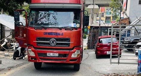 Phạt 17 triệu đồng lái xe tải đi lùi trên đường vành đai 3