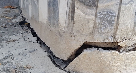 Trung tâm y tế trăm tỷ chưa hoạt động đã bị lún, nứt