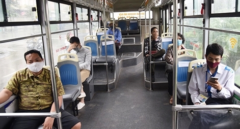 Hà Nội bỏ giãn cách trên phương tiện công cộng từ ngày 8/3